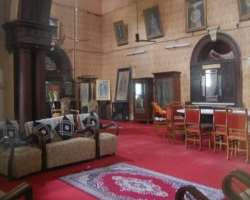 Here you can see antique furniture, Italian marble stairs, Kashmiri furniture, and clothes of Nizams. It also has portraits of British Governor Genera